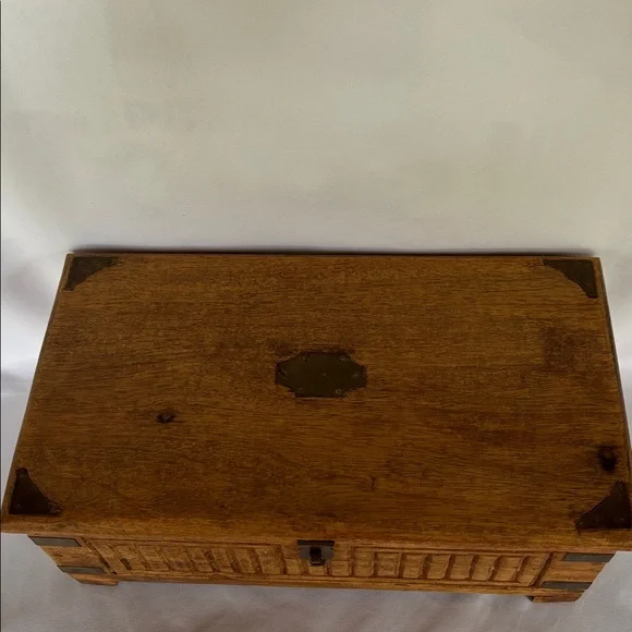 VINTAGE COLLECTIBLE HANDMADE SOLID WOODEN JEWELRY KEEPSAKE BOX - Picture 4 of 16